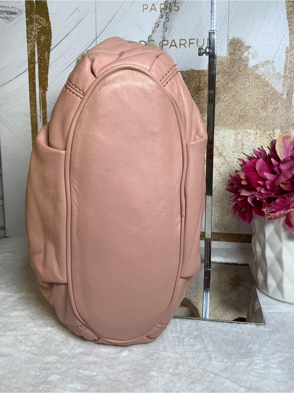 Michael Kors Blush Pink Leather Shoulder Bag with Gold Hardware - Picture 4 of 8